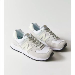 New Balance 574 Women’s Sneaker Ivory